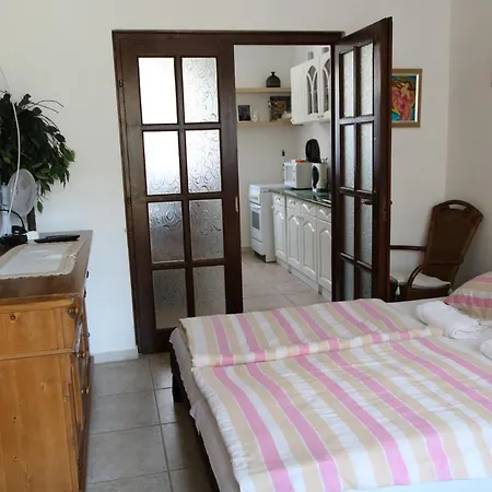 Apartment Orosz Apartmanhaz *