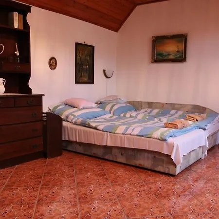Orosz Apartmanhaz Daire Gyula