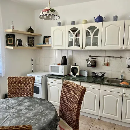 Orosz Apartmanhaz *