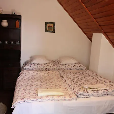 Orosz Apartmanhaz *