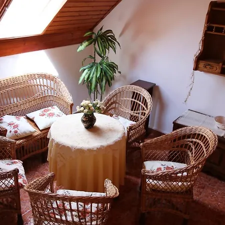 Orosz Apartmanhaz Gyula